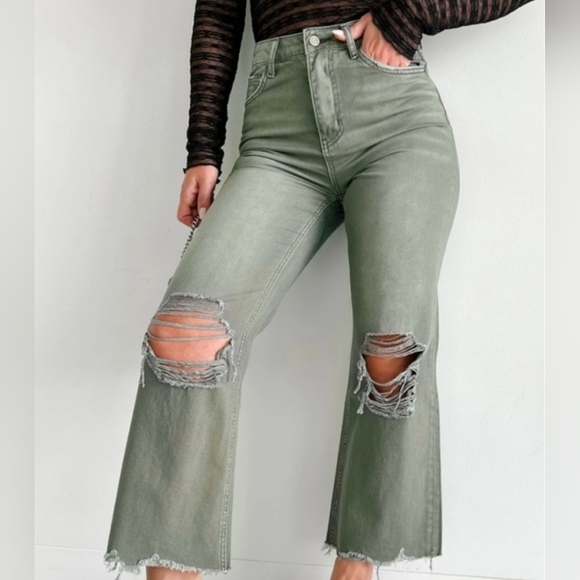 Vervet Denim - Vervet Flying By Monkey Leslie High Rise 90s Distressed Crop Flare Jeans